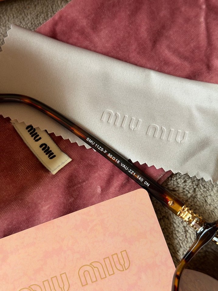 Miu miu güneş gözlüğü - Görsel 2