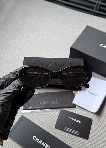Zincir Detaylı Siyah Chanel Gözlük - Görsel 2