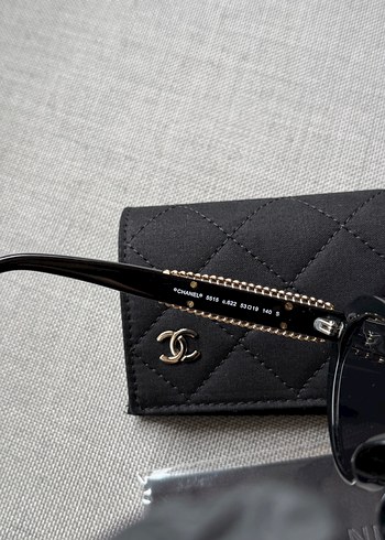 Zincir Detaylı Siyah Chanel Gözlük - Görsel 4