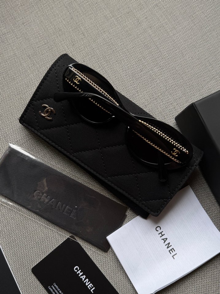 Zincir Detaylı Siyah Chanel Gözlük - Görsel 5