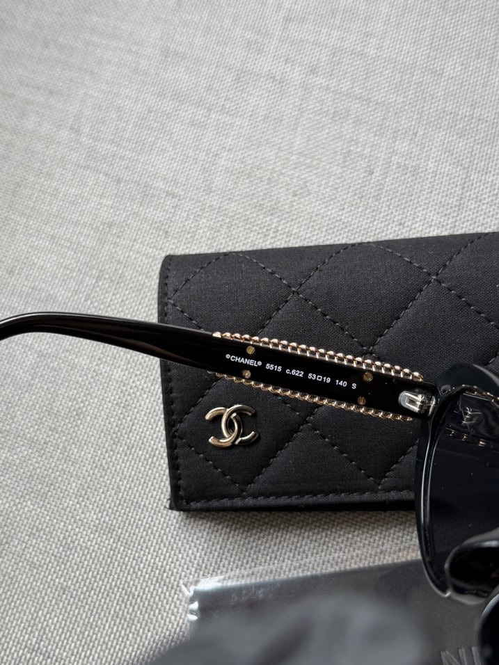 Zincir Detaylı Siyah Chanel Gözlük - Görsel 4