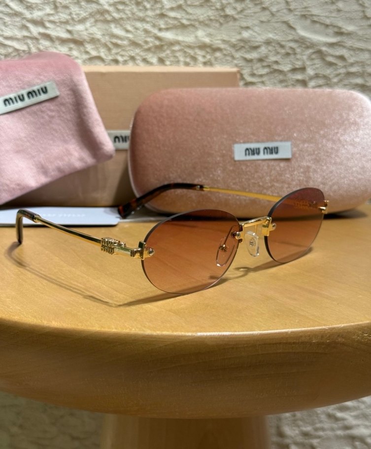 Miu Miu Parlak Kahverengi Minimalist Kadın Güneş Gözlüğü - Görsel 4