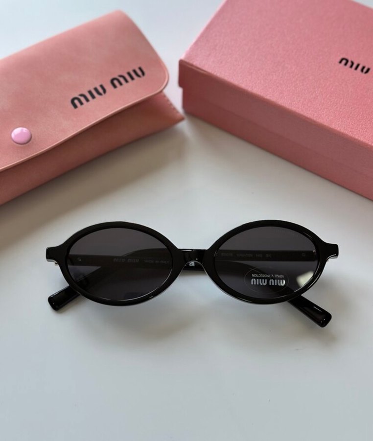 Miu Miu Siyah Minimalist Kadın Güneş Gözlüğü - Görsel 3