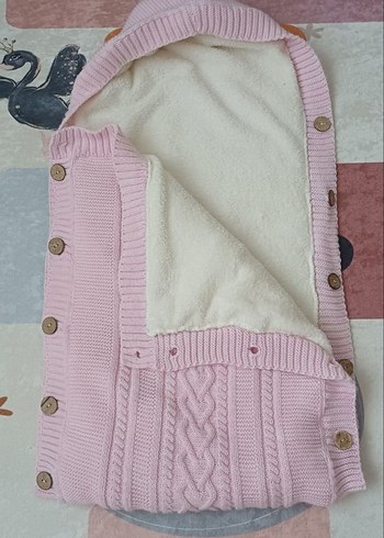 Pembe Nakışlı Çocuk Battaniyesi