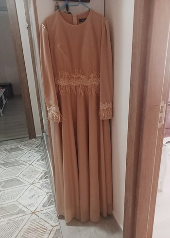 Bej Uzun Kollu Drapeli Kadın Abiye Elbise