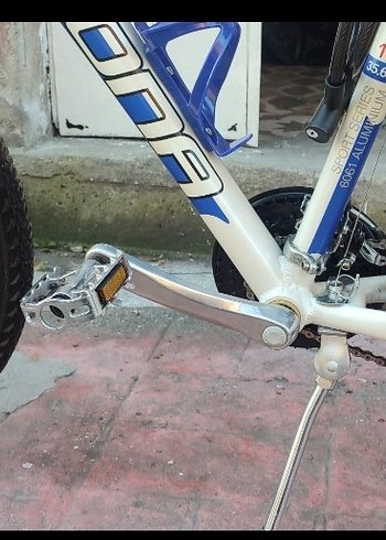 Beyaz Renkli iki Tekerlekli Bisiklet - Görsel 5