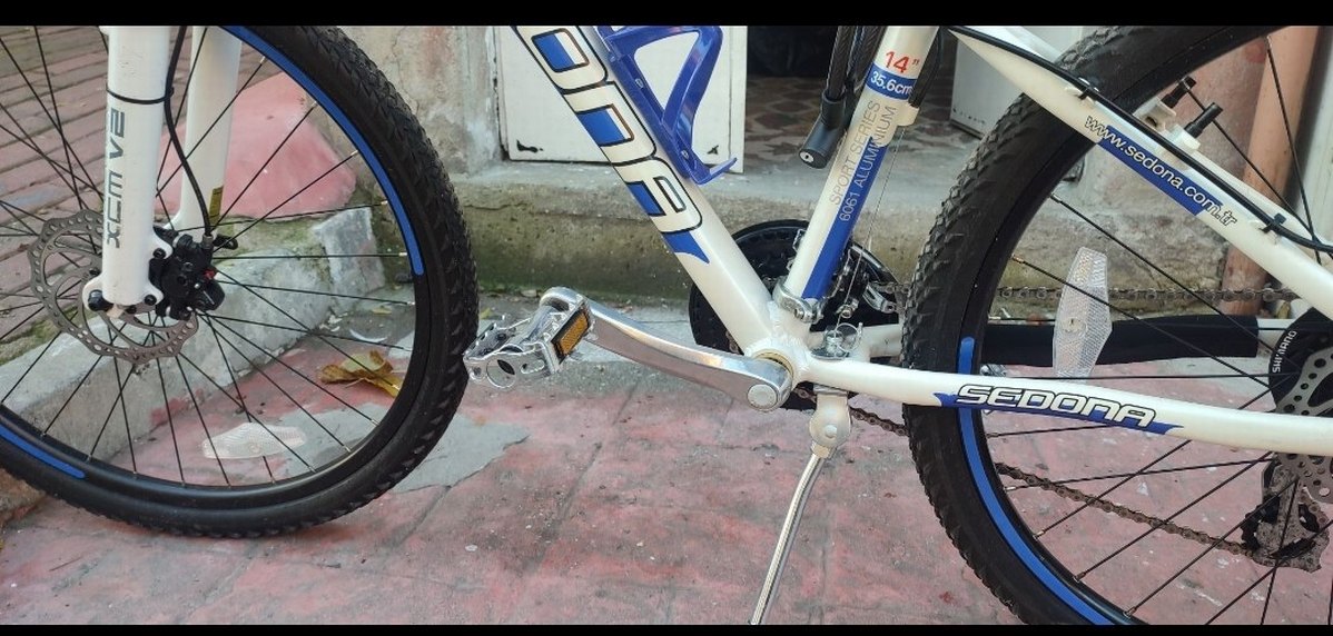 Beyaz Renkli iki Tekerlekli Bisiklet - Görsel 5