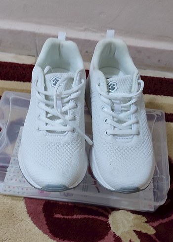 Beyaz Bağcıklı Kadın Spor Ayakkabı - Görsel 4