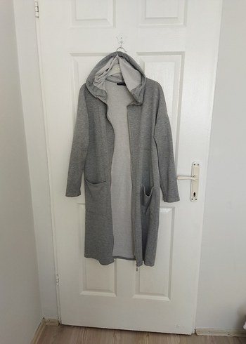 Gri Uzun Kapişonlu Hırka - Görsel 2