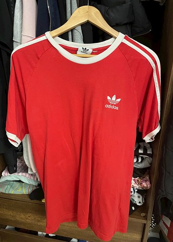Adidas kısa kollu t-shirt