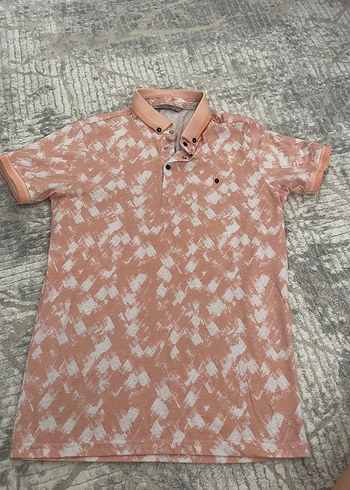 Pembe Batik Desenli Kısa Kollu Polo Tişört