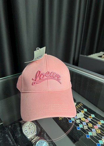 Loewe Pembe Şapka