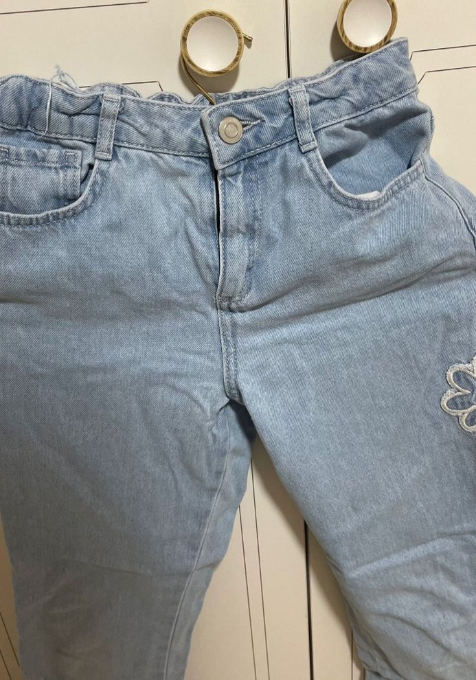 Nakışlı Düğmeli Kız Kot Pantolon - Görsel 3