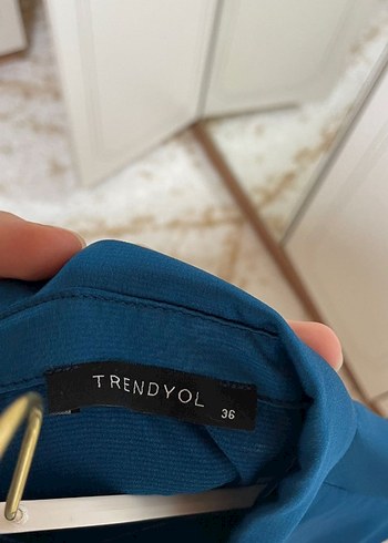 Düğmeli Mavi Saten Elbise - Görsel 5