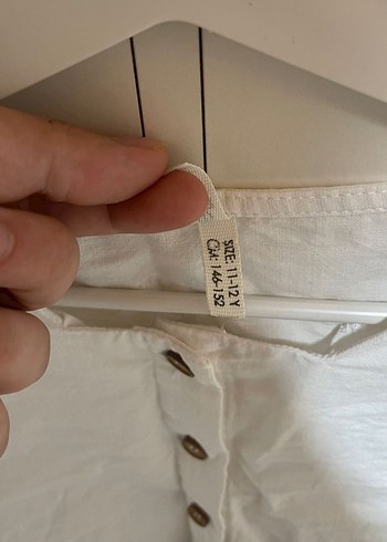 Kız Çocuk Beyaz Keten V Yaka Bluz - Görsel 3