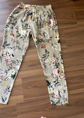 Twist Cicek Desenli Rahat Pantolon