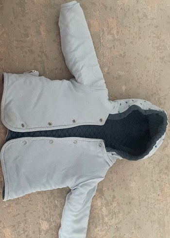 Kapüşonlu Düğmeli Erkek Çocuk Gri Mont - Görsel 3