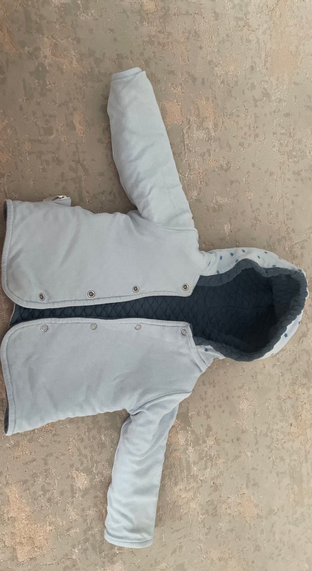 Kapüşonlu Düğmeli Erkek Çocuk Gri Mont - Görsel 3