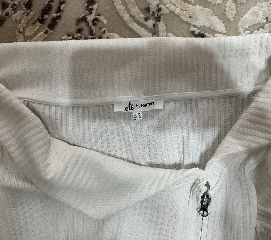 koton madonna yaka bluz - Görsel 3