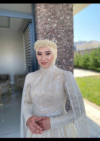 38 Beden Uzun Kollu krem taşlı abiye