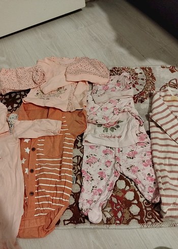 Diğer kız bebek bir yaşa kadar mevcuttur.