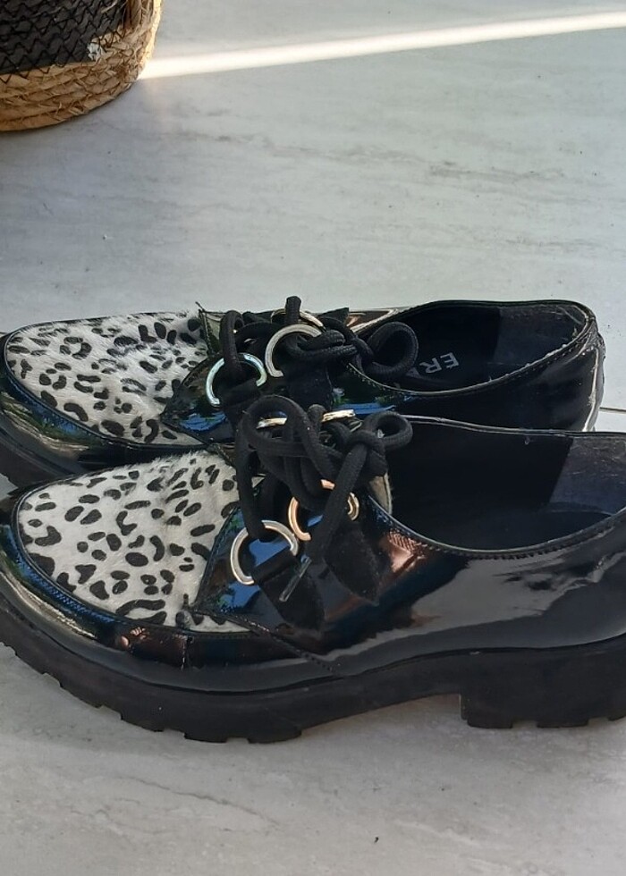 Dalmaçya desenli ayakkabı - Görsel 2