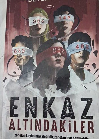 Enkaz Altındakiler Romanı