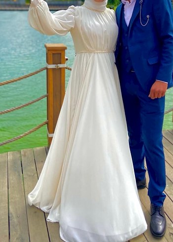 Uzun kırık beyaz şifon abiye