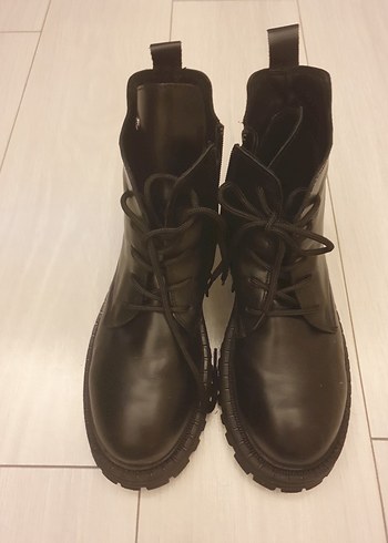 Siyah Deri Gotik Stiletto Topuklu Kadın Bot