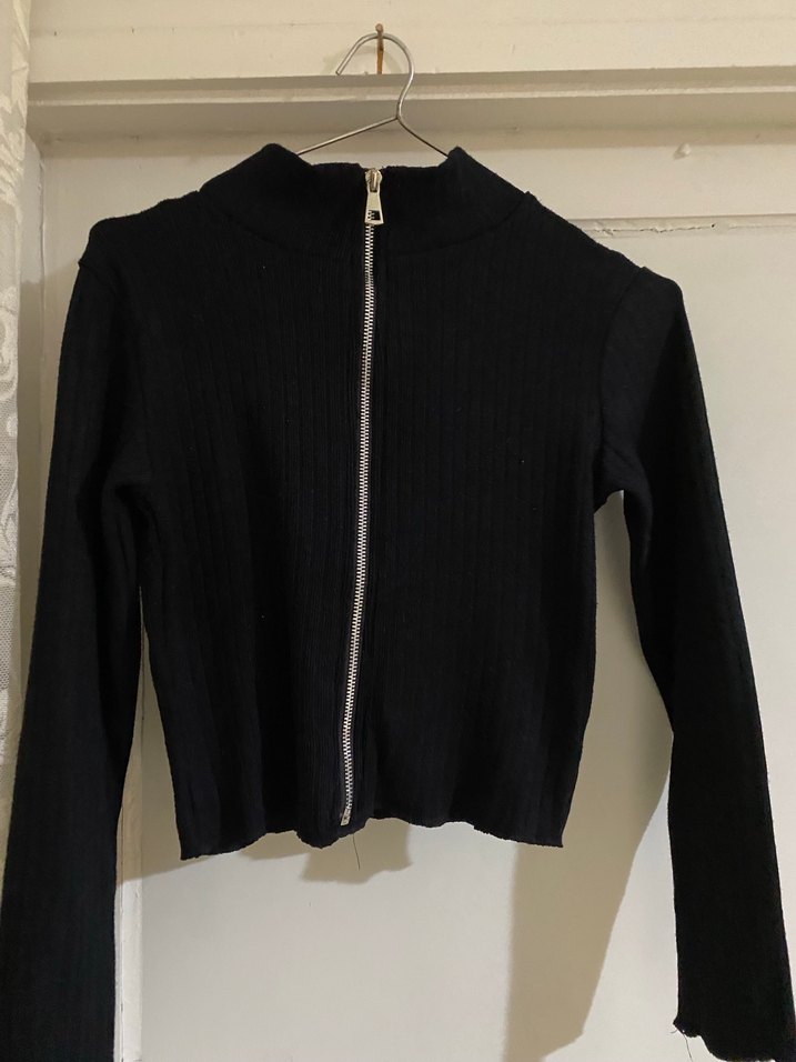 Siyah Fermuarlı Yüksek Yakalı Kadın Triko - Görsel 2