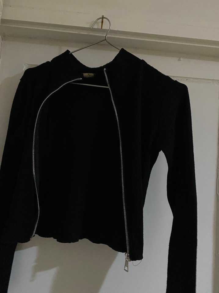 Siyah Fermuarlı Yüksek Yakalı Kadın Triko - Görsel 3