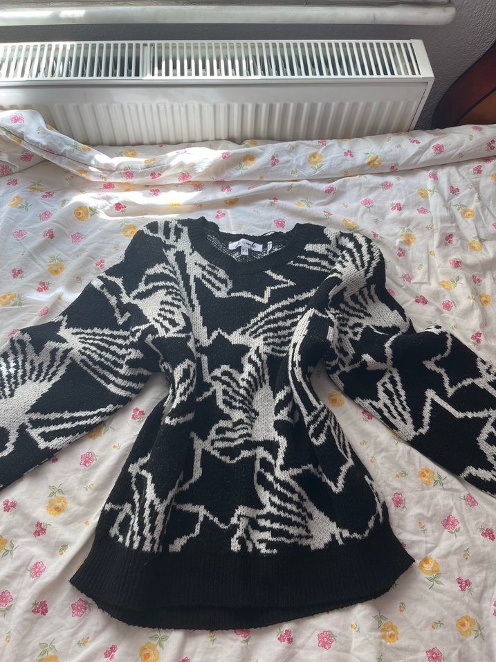 Örgü Siyah Yıldız Desenli Uzun Kollu Kazak - Görsel 3