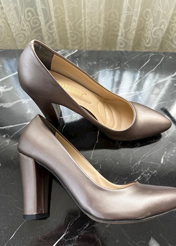 Bej Parlak Tokalı Stiletto Topuklu Kadın Ayakkabı - Görsel 2