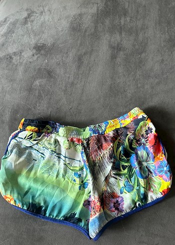 Stradivarius Renkli Baskılı Mini Şort