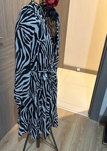 Zebra Desenli Uzun Kadın Elbise - Görsel 2