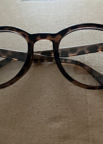 Klasik Kahverengi Şeffaf Kadın Gözlüğü - Görsel 2