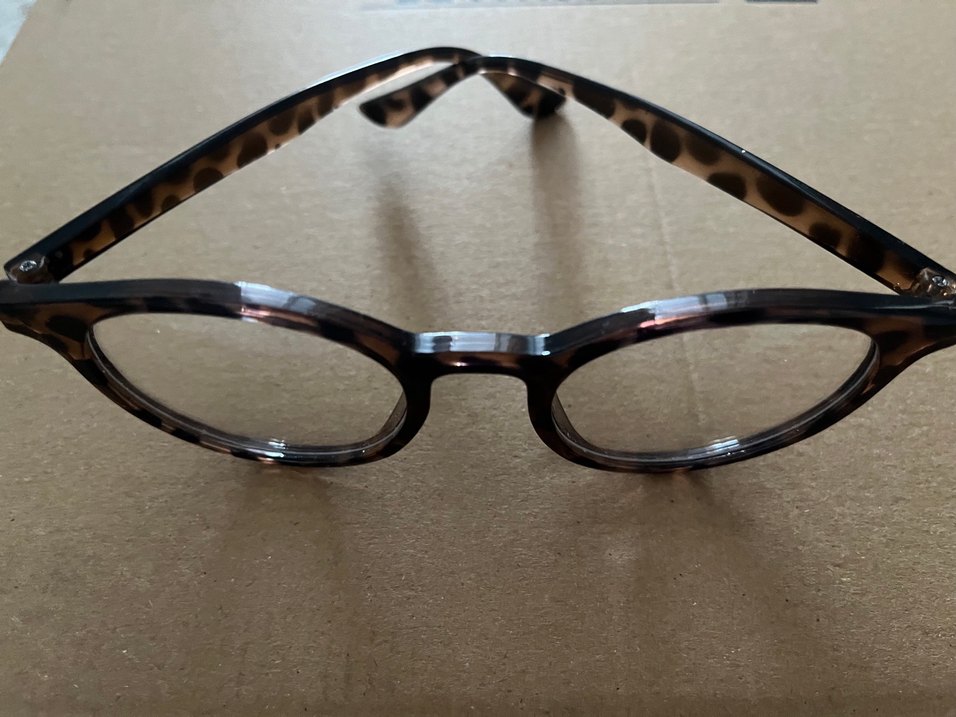 Klasik Kahverengi Şeffaf Kadın Gözlüğü - Görsel 3