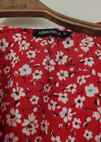 Kırmızı Çiçek Desenli Bohem V Yaka Bluz - Görsel 2