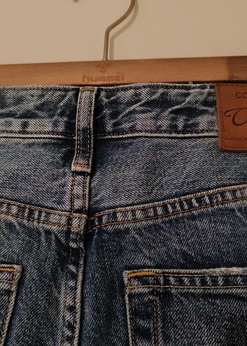 Nakış Detaylı Rahat Kesim Kadın Kot Pantolon - Görsel 7