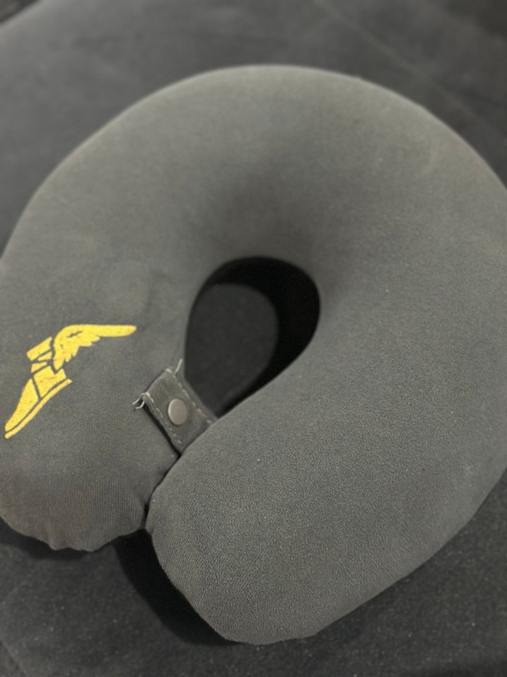 Gri Baskılı Boyun Yastığı - Görsel 2