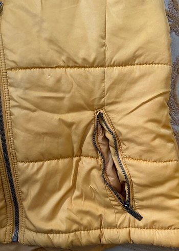 Sarı Kapüşonlu Fermuarlı Kadın Şişme Yelek - Görsel 3