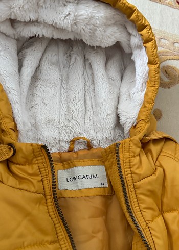 Sarı Kapüşonlu Fermuarlı Kadın Şişme Yelek - Görsel 2