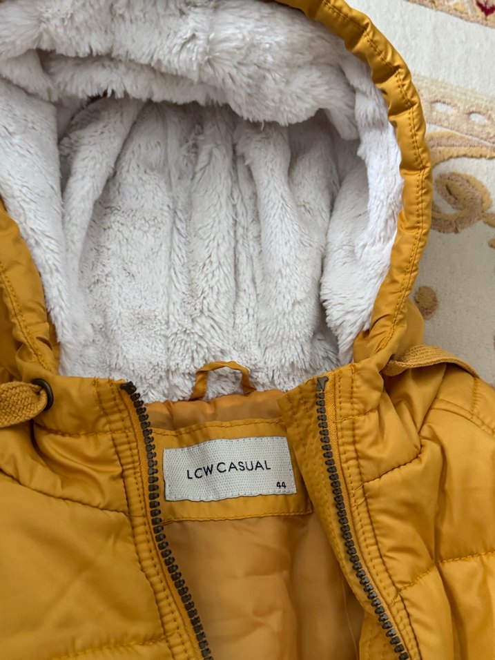 Sarı Kapüşonlu Fermuarlı Kadın Şişme Yelek - Görsel 2