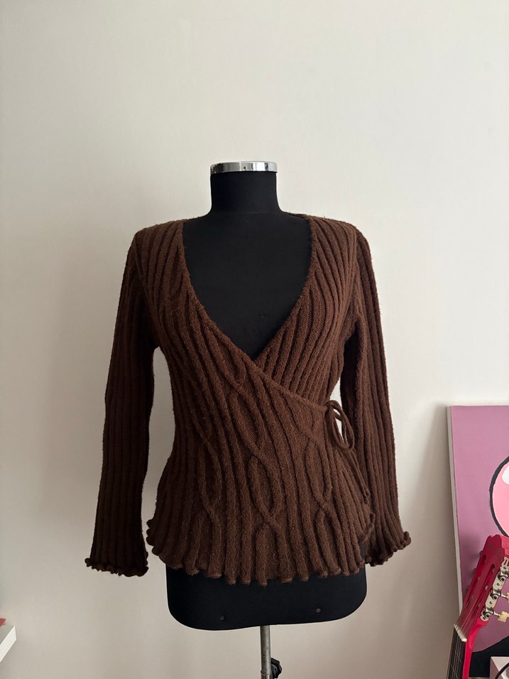 Kahverengi V Yakalı Örgü Kadın Kazak - Görsel 2