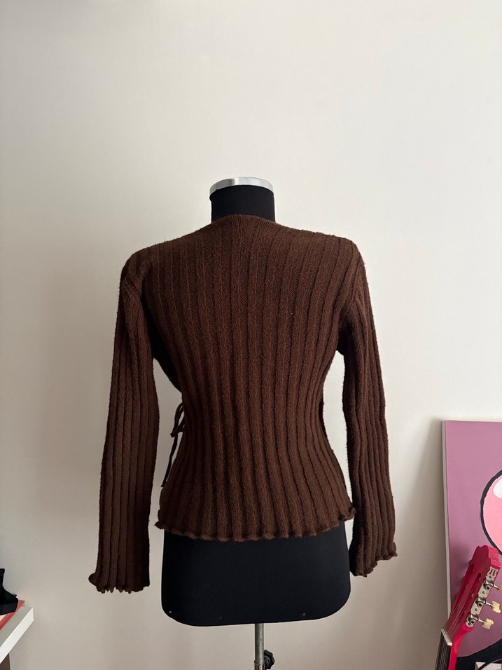 Kahverengi V Yakalı Örgü Kadın Kazak - Görsel 3