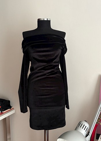 Siyah madonna yaka kadife gece elbisesi - Görsel 2