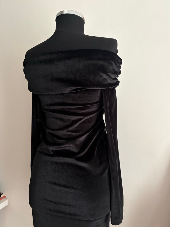 Siyah madonna yaka kadife gece elbisesi - Görsel 3