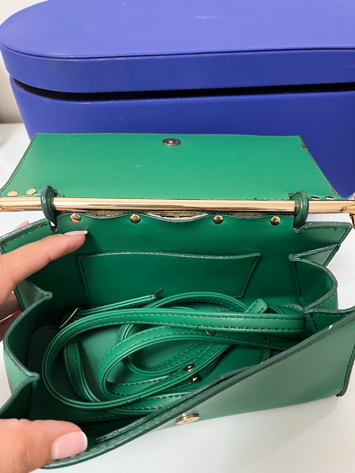 Zincir Detaylı Yeşil Deri Kadın Çanta - Görsel 4