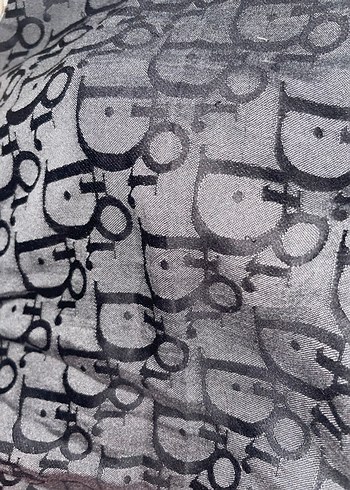 Gri Dökümlü Kadın Şal - Görsel 3