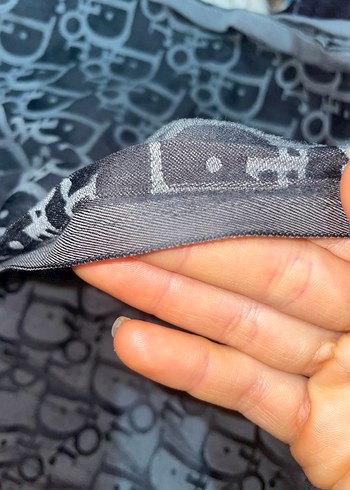 Gri Dökümlü Kadın Şal - Görsel 2